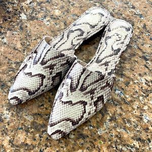 Vince Camuto Felinial Mule